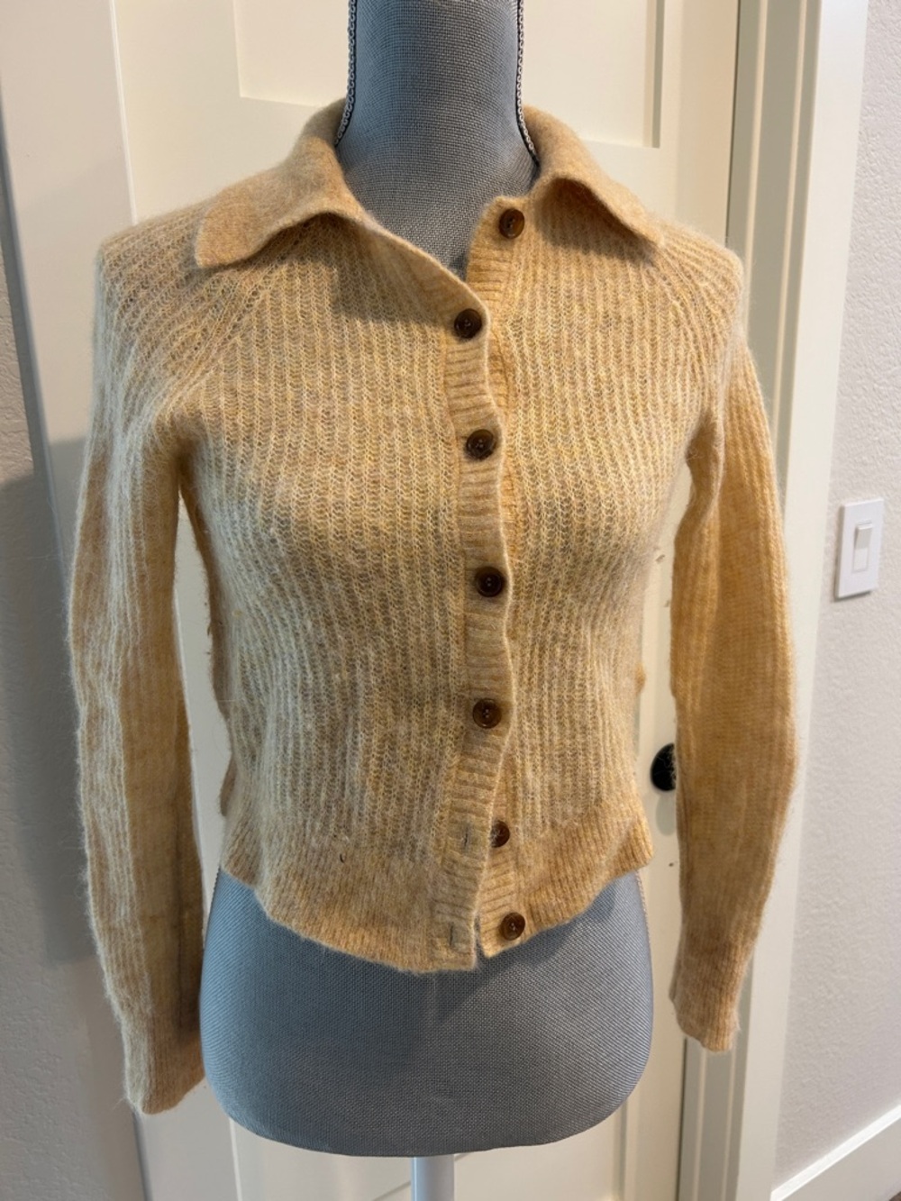 Everlane Cream Button-Front Collared Knit Cardigan